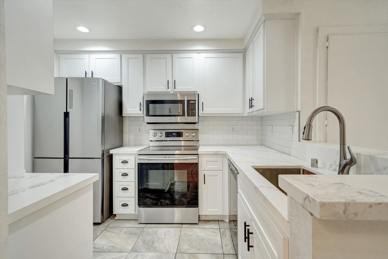 3867 Thorncroft LaneUNIT H