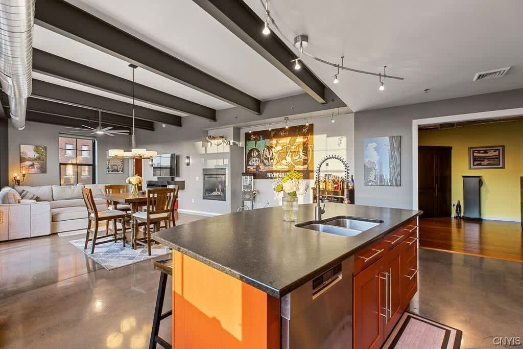 211 West Jefferson Street