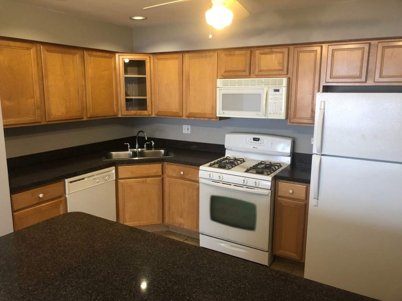 Freshly Painted 2 Bedroom/1 Bath Apartment Great Location!