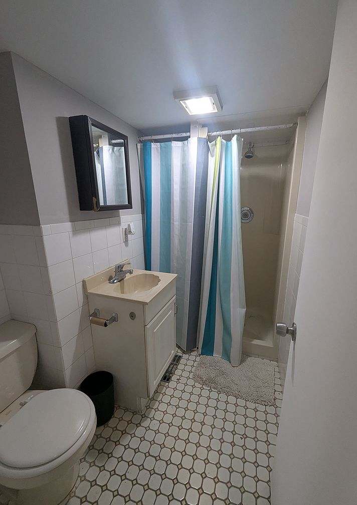 517 West Curtis Street