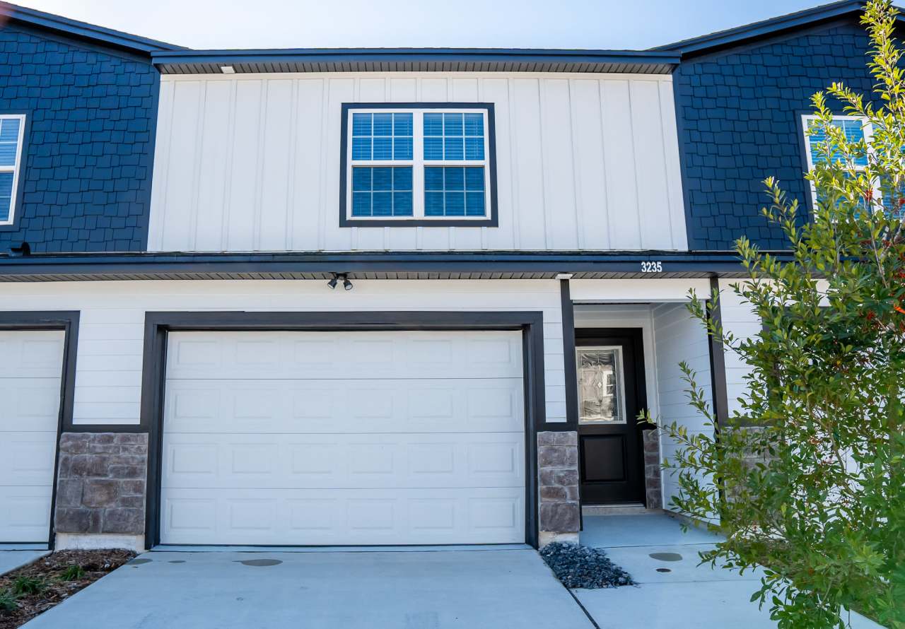 3235 Isabella Court Unit 3235