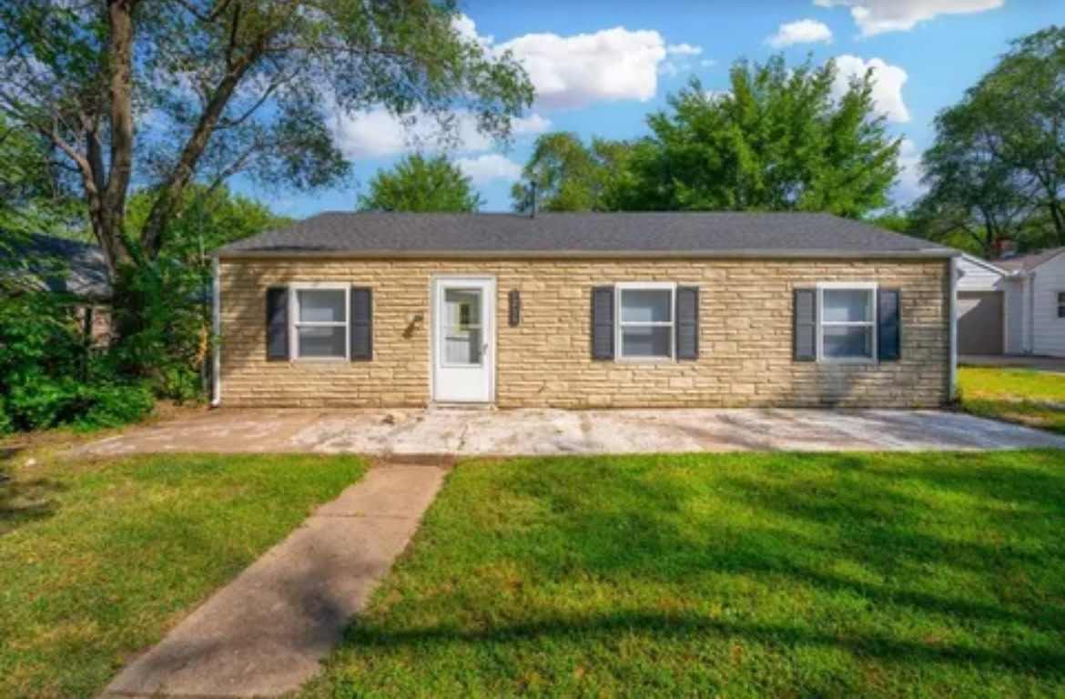 1208 East Charleston Drive