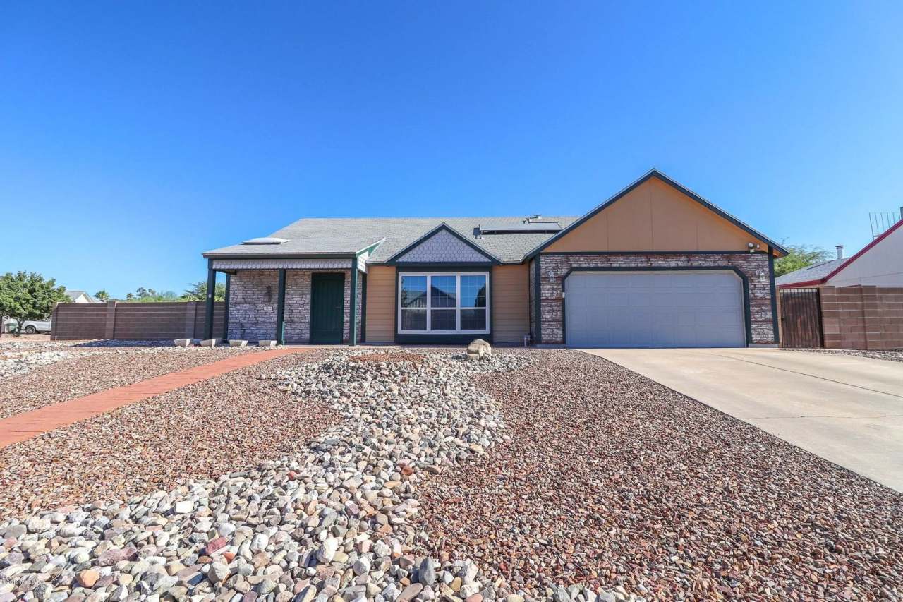 Tucson Desert Oasis: Your Dream 3-Bed Home Awaits!