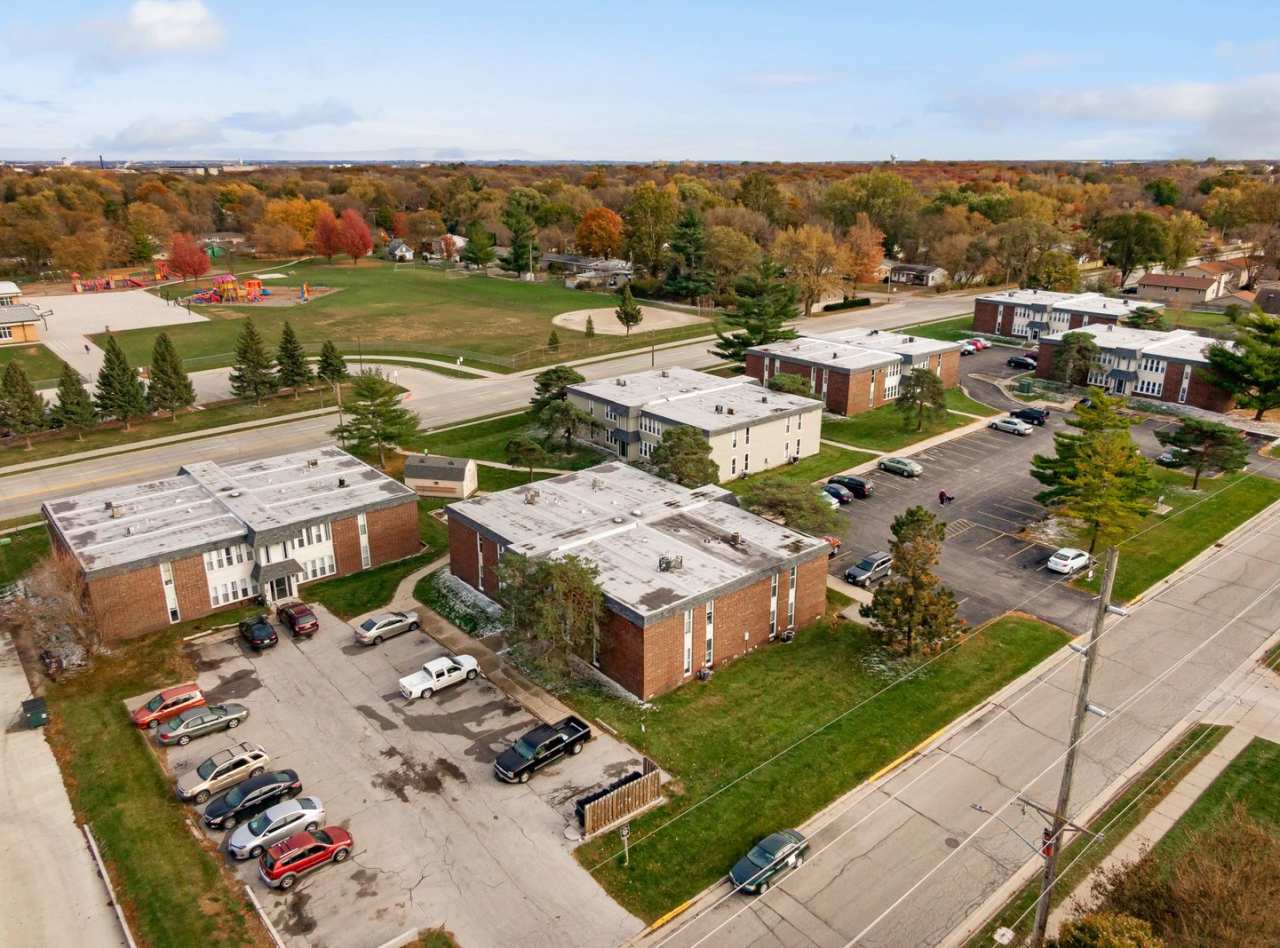 Large 3 Bedroom Apartments PET FRIENDLY!