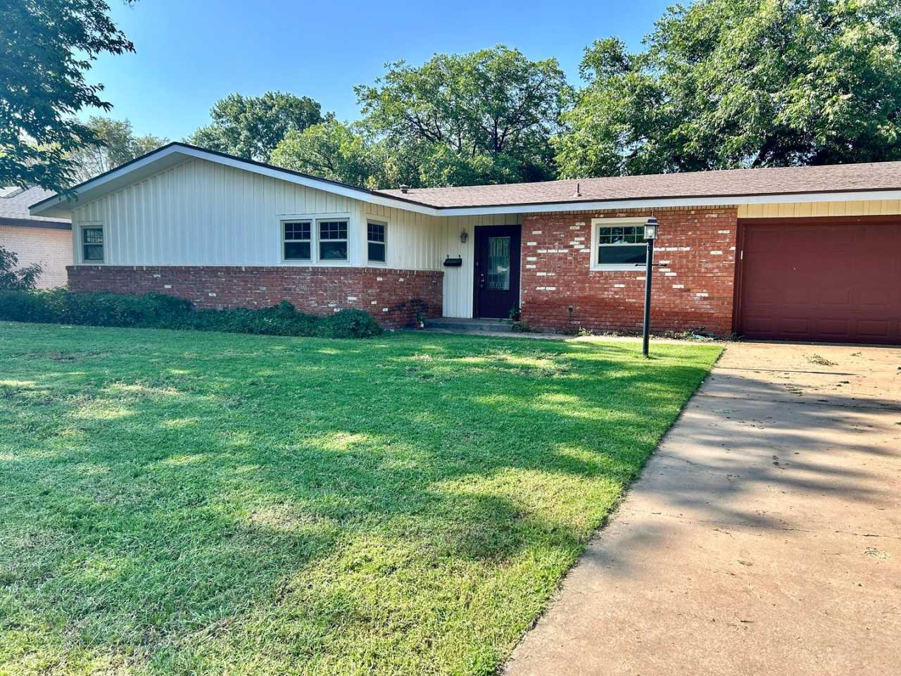 3Bed/2Bath Available now!