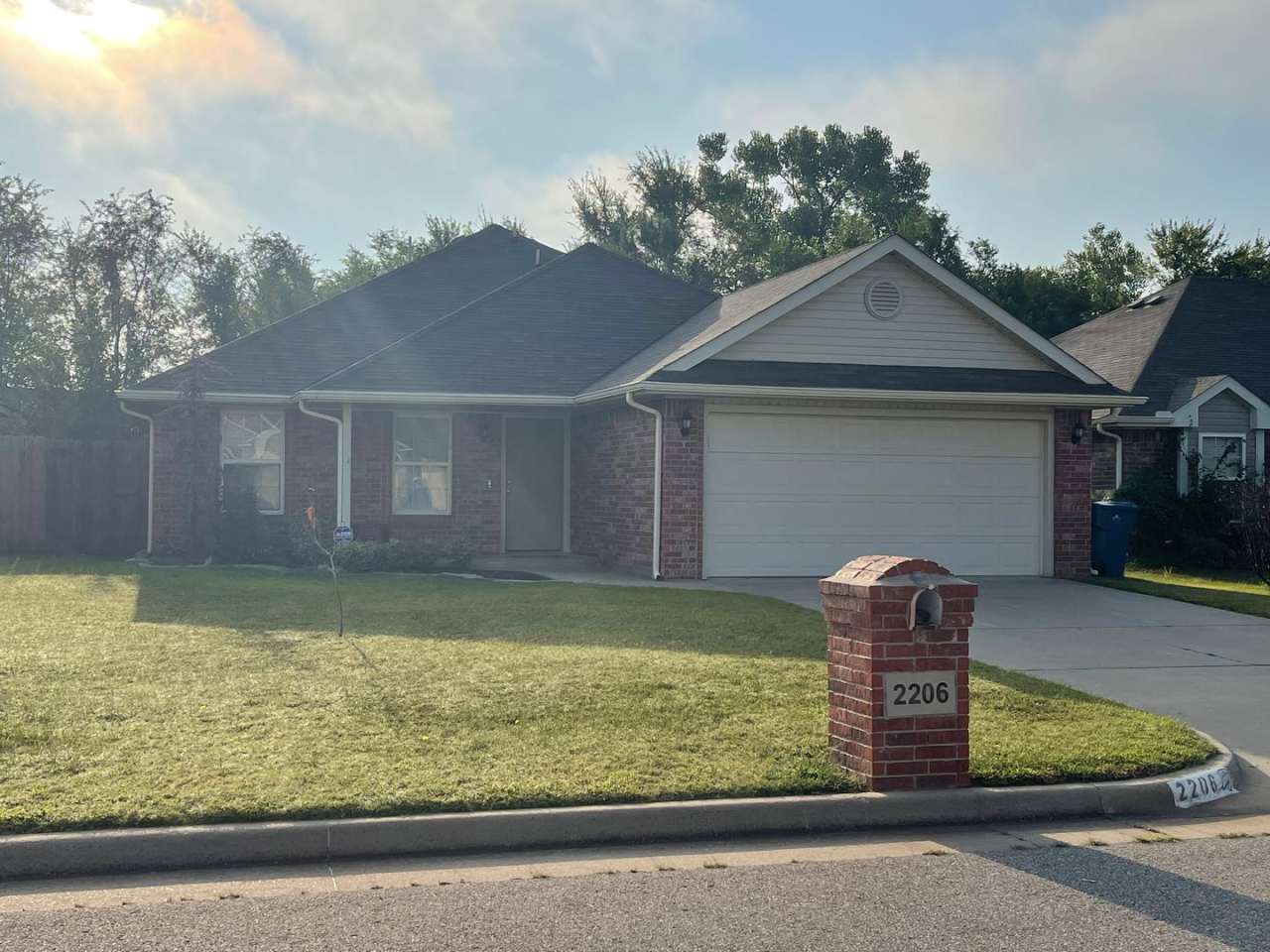 Newcastle Schools, great floor plan and neighborhood! New paint and carpet!