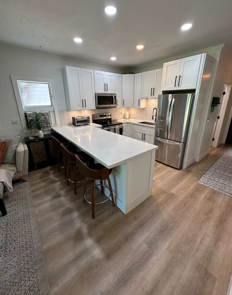 **Move in Bonus- First Two Weeks Free** Beautifully Remodeled 2 bed 1 bath Pohailani Condo