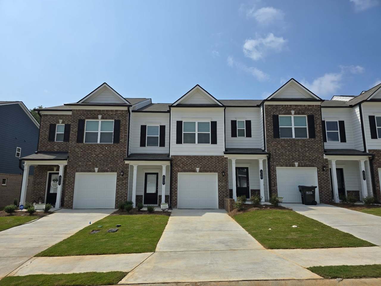 Brand new 3 bed 2.5 bath Townhome located in Cartersville