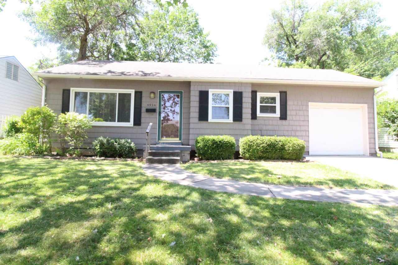 2 Bedroom 1 Bath Home in Roeland Park