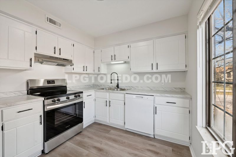 1665 Brownstone Blvd