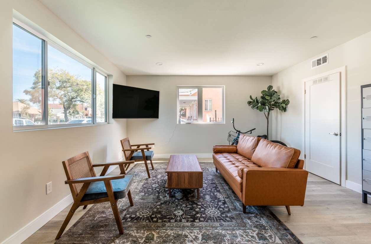 1458 37th Place - Co-Living