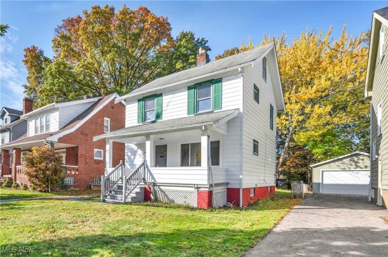 Charming 3-Bedroom Colonial in Cleveland Heights!