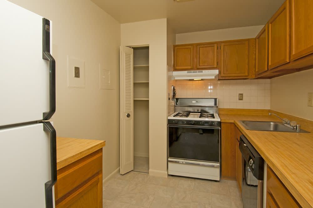 The Courts of Mount Vernon