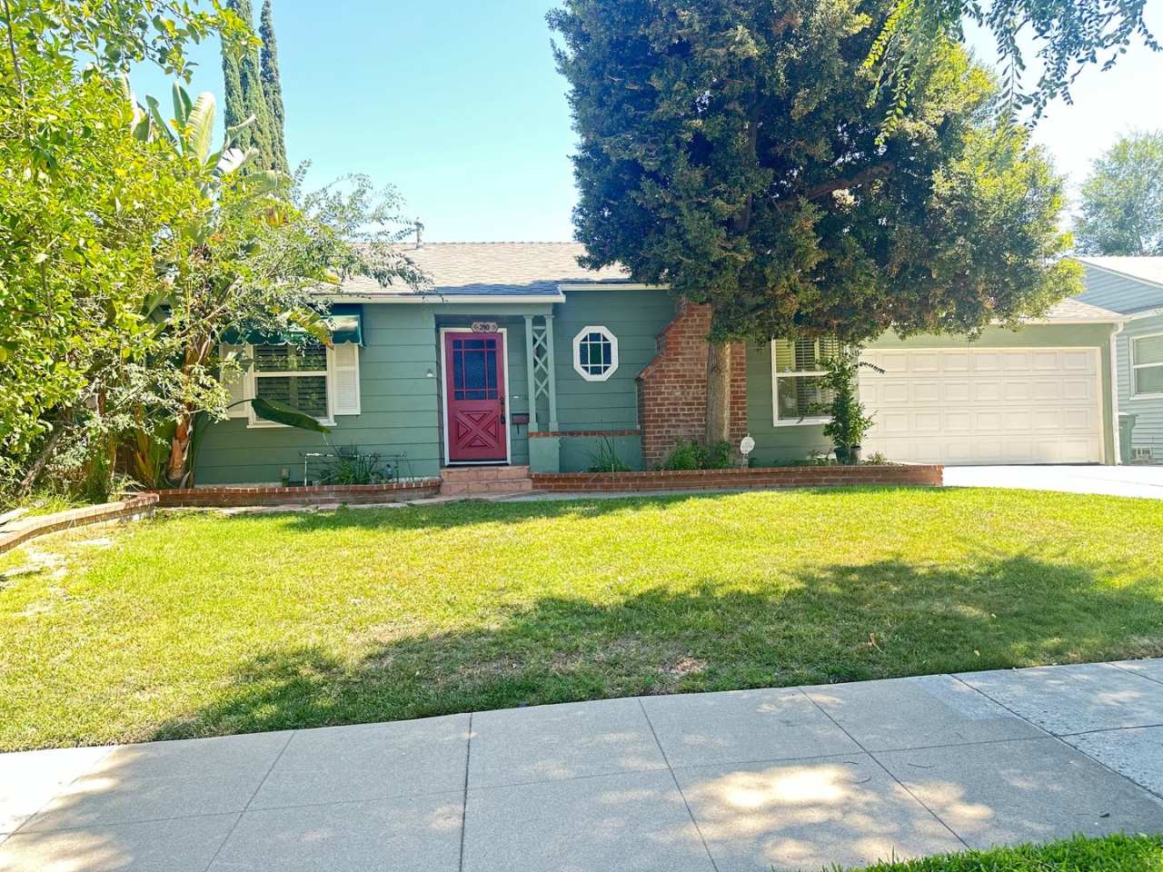 **Charming 3-Bedroom Home in Burbank Rancho**