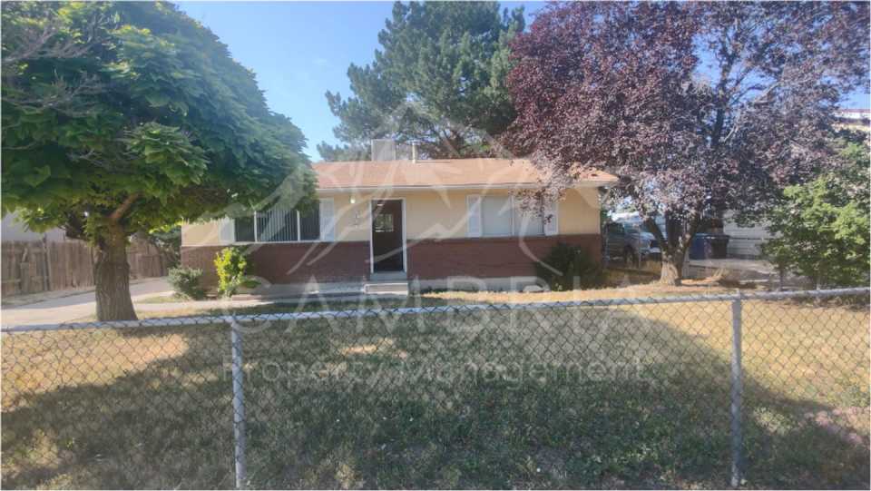 Roomy 4 Bedroom Rambler with additional bonus room