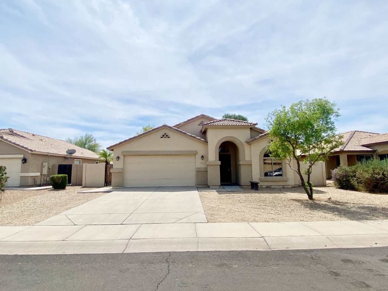 3 Bedroom 2 Bathroom - Windmill Ranch Beauty