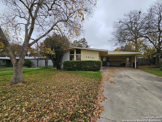 2810 KNIGHT ROBIN DR