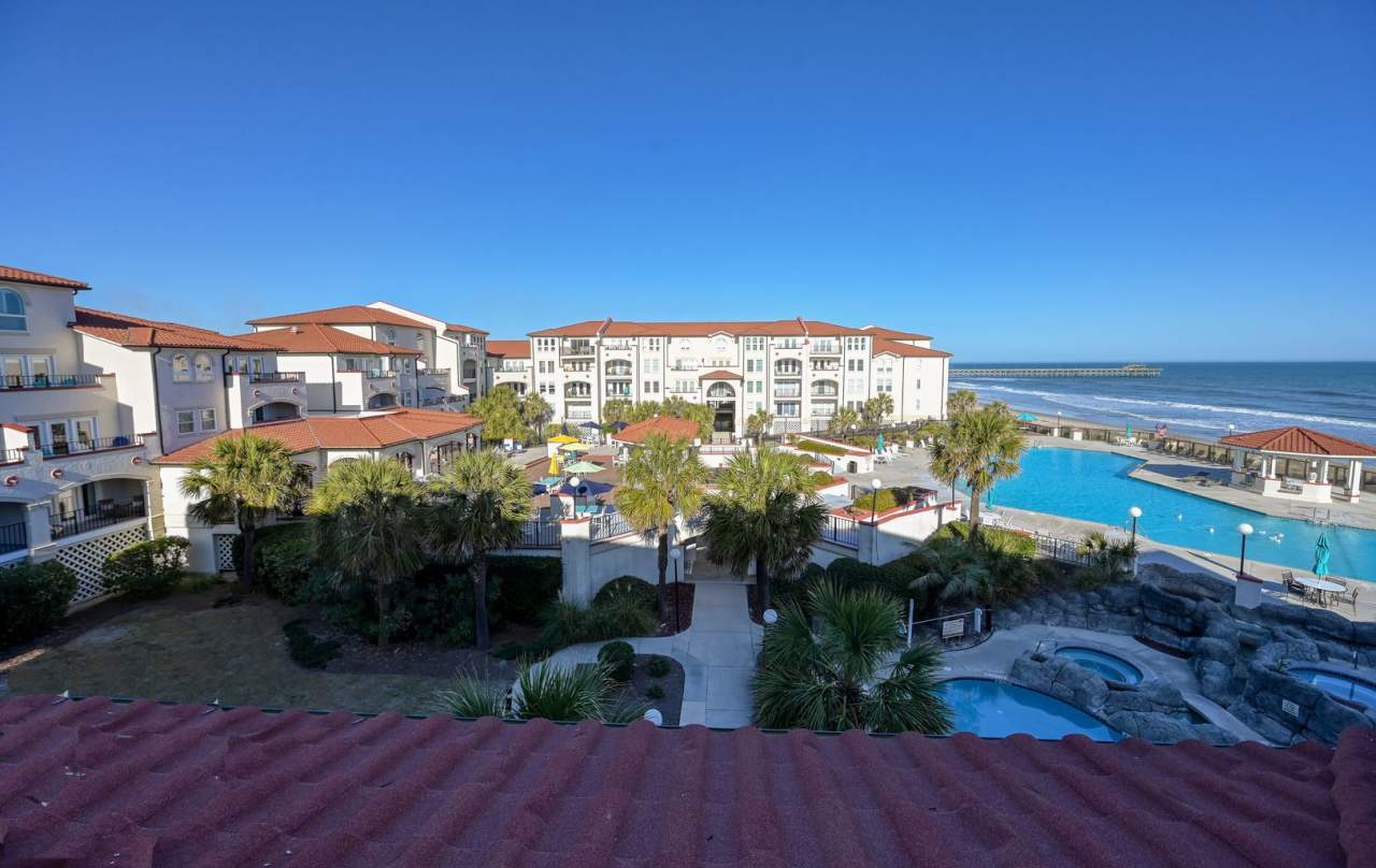 PRICE JUST REDUCED! FURNISHED OFF-SEASON MONTHLY RENTAL AVAILABLE NOW