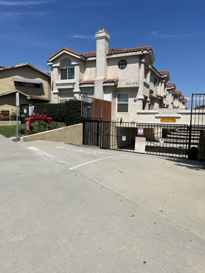 Cozy 3 bedroom Condo in the most demanded neighborhood at City of Alhambra