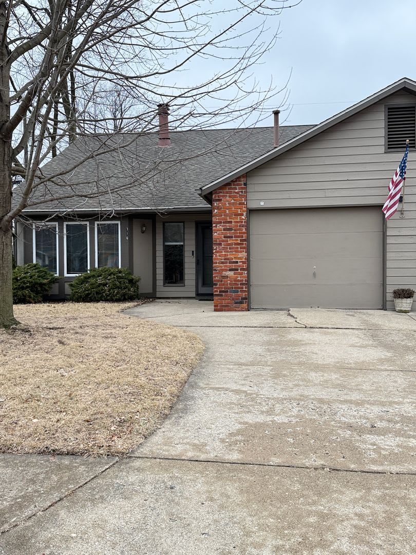 2 STORY...2 Bedroom 2 Bath Condo