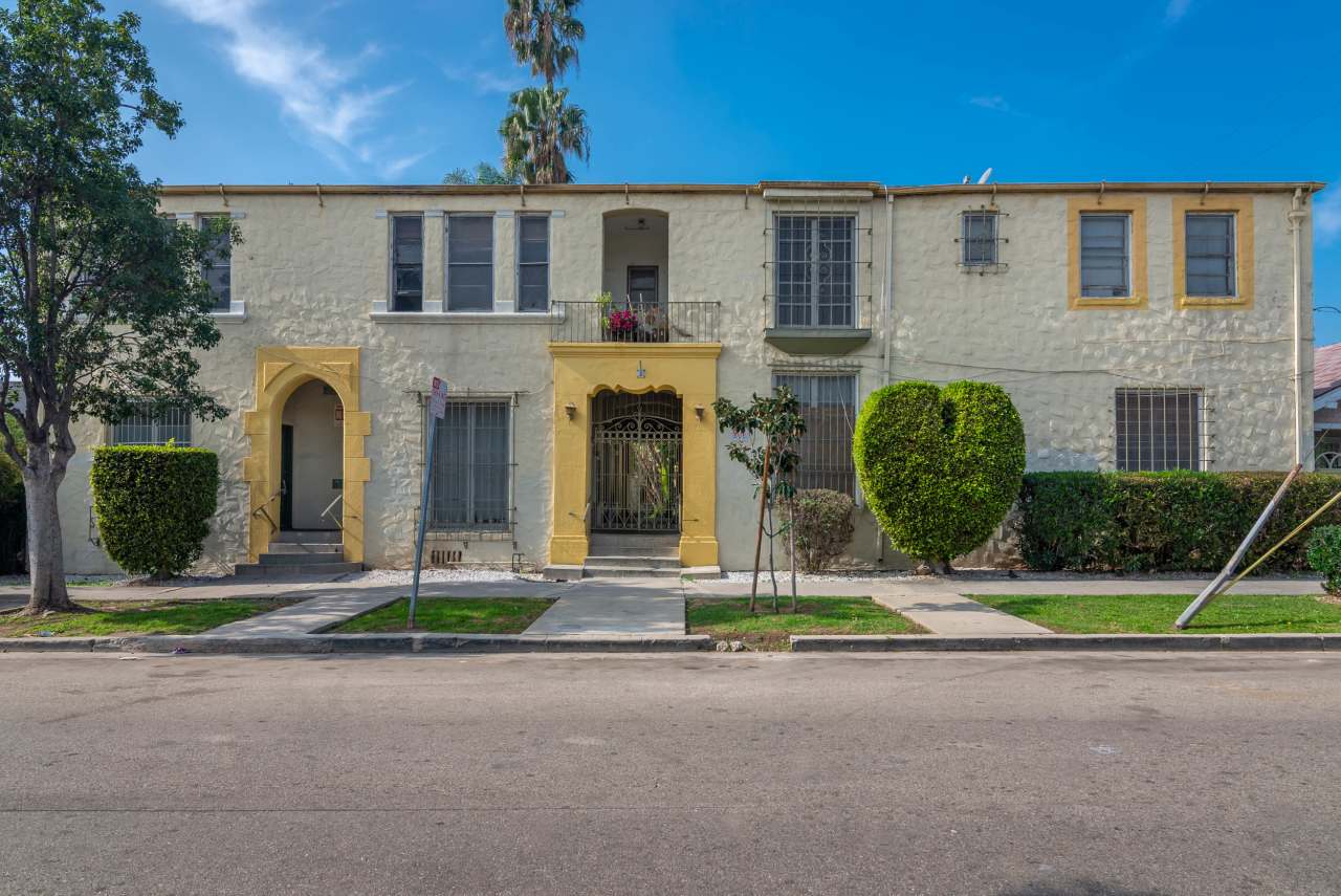 Casa Monterey Apartments