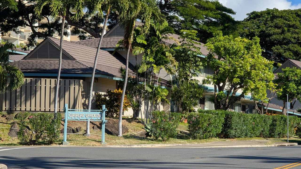 Newly Remodeled 2 bed 2 Bath Townhouse at Waialae Gardens in Kahala