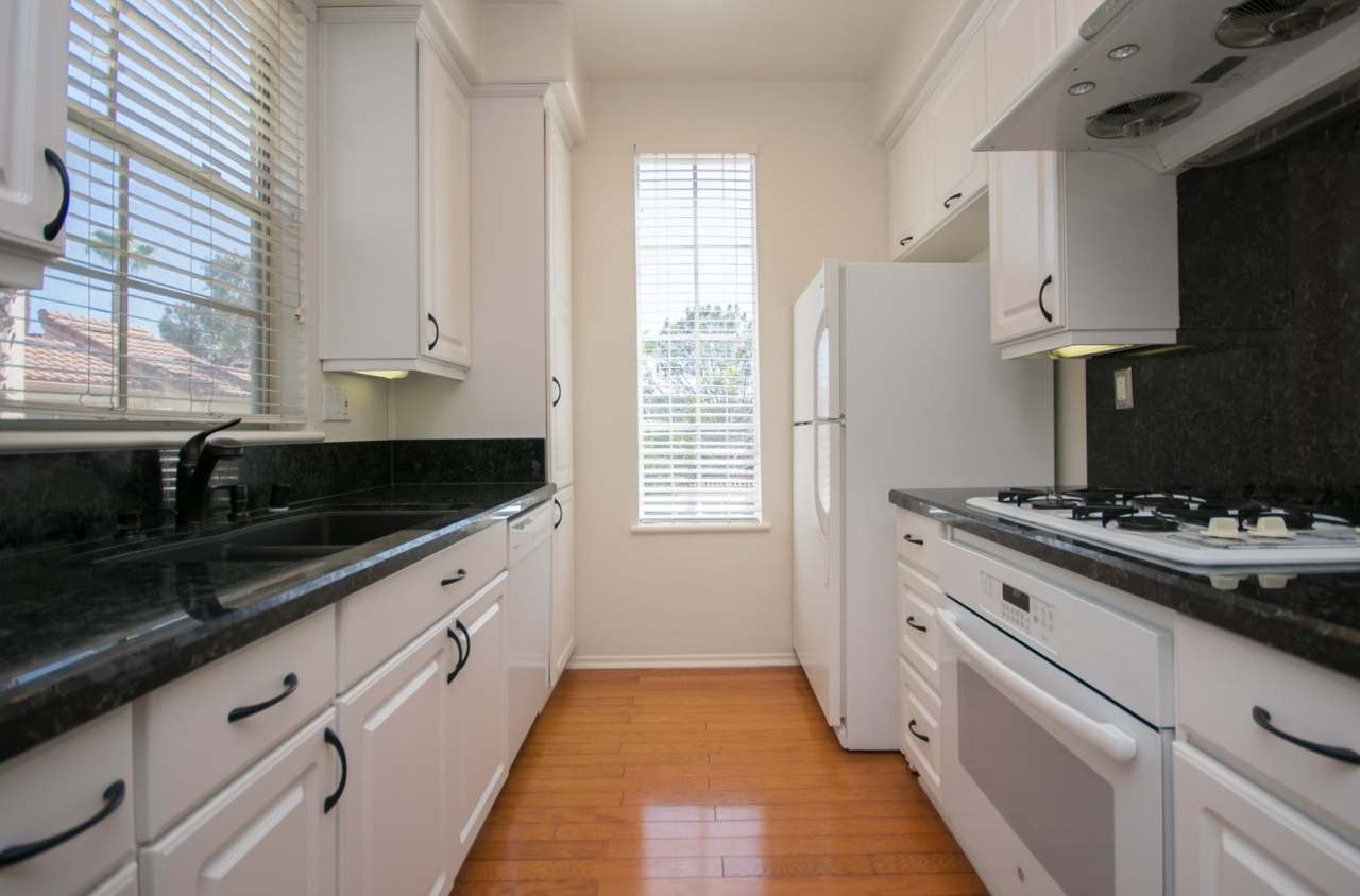 Beautiful Upstairs 2bd/2bth Condo in Carmel Valley.