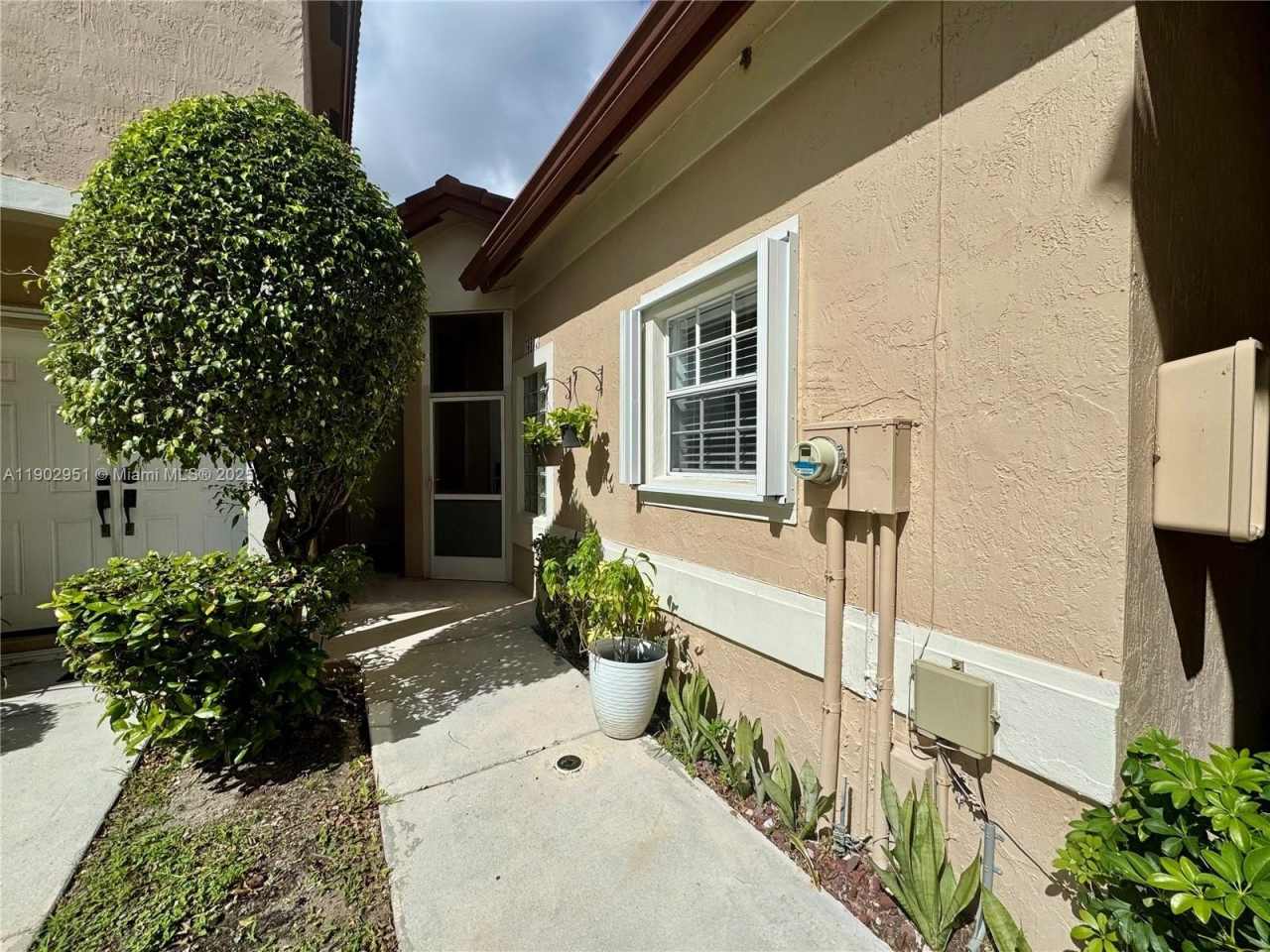 16137 Emerald Cove Rd