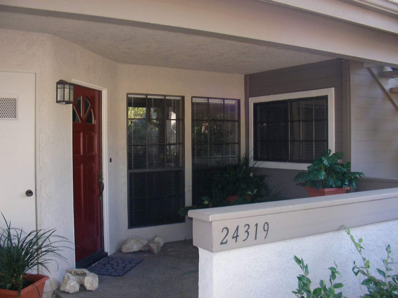 Ground Floor Condo - Available For Lease!