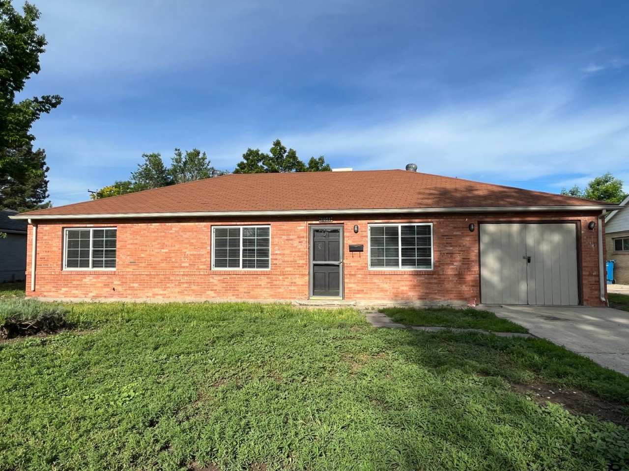 Great 3 Bedroom Home in Hoffman Town in Aurora!