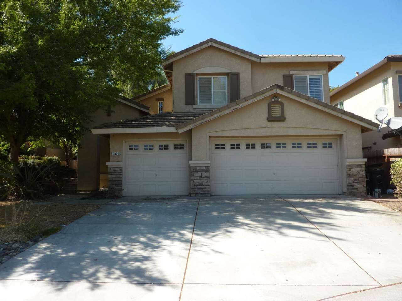 Large Two Story Home with Bonus Room, Covered Patio