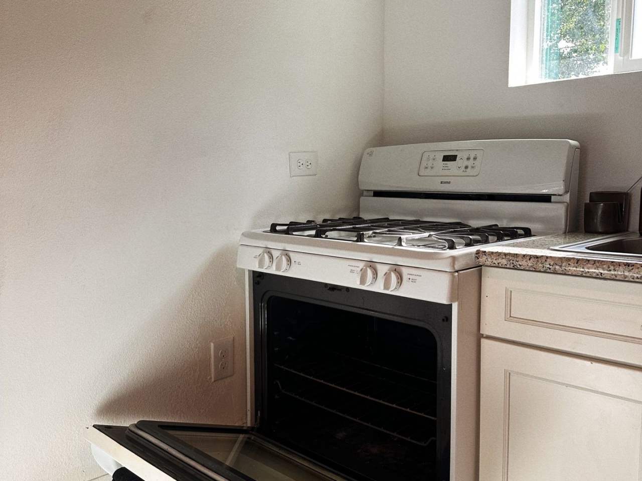 1 Bedroom/1 Bathroom Guest House in Pittsburg