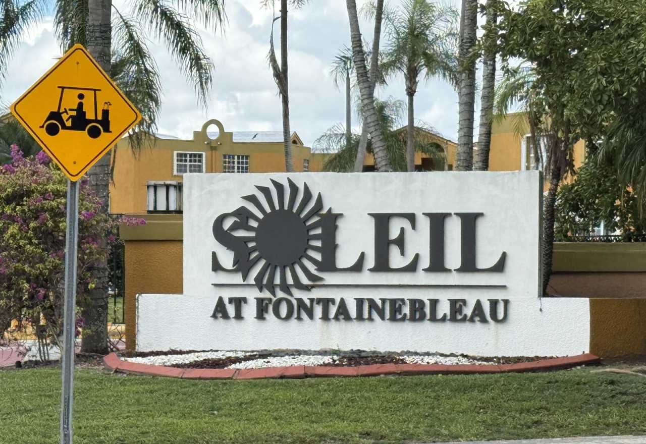 9725 Fontainebleau Boulevard