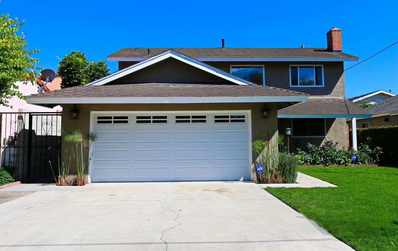 12024 Alberta Dr - Your 5 Bedrooms Await!