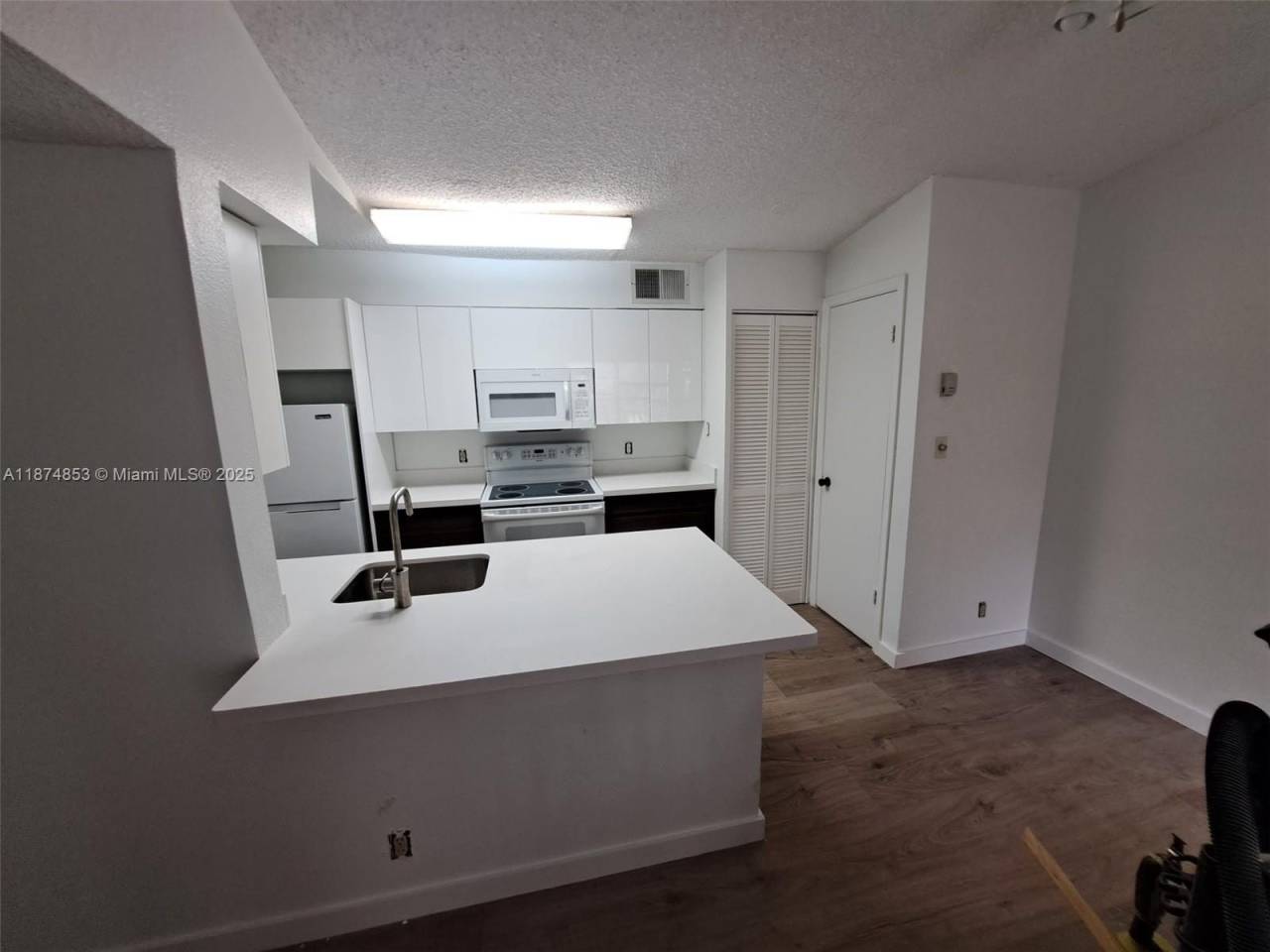 2946 S University Dr