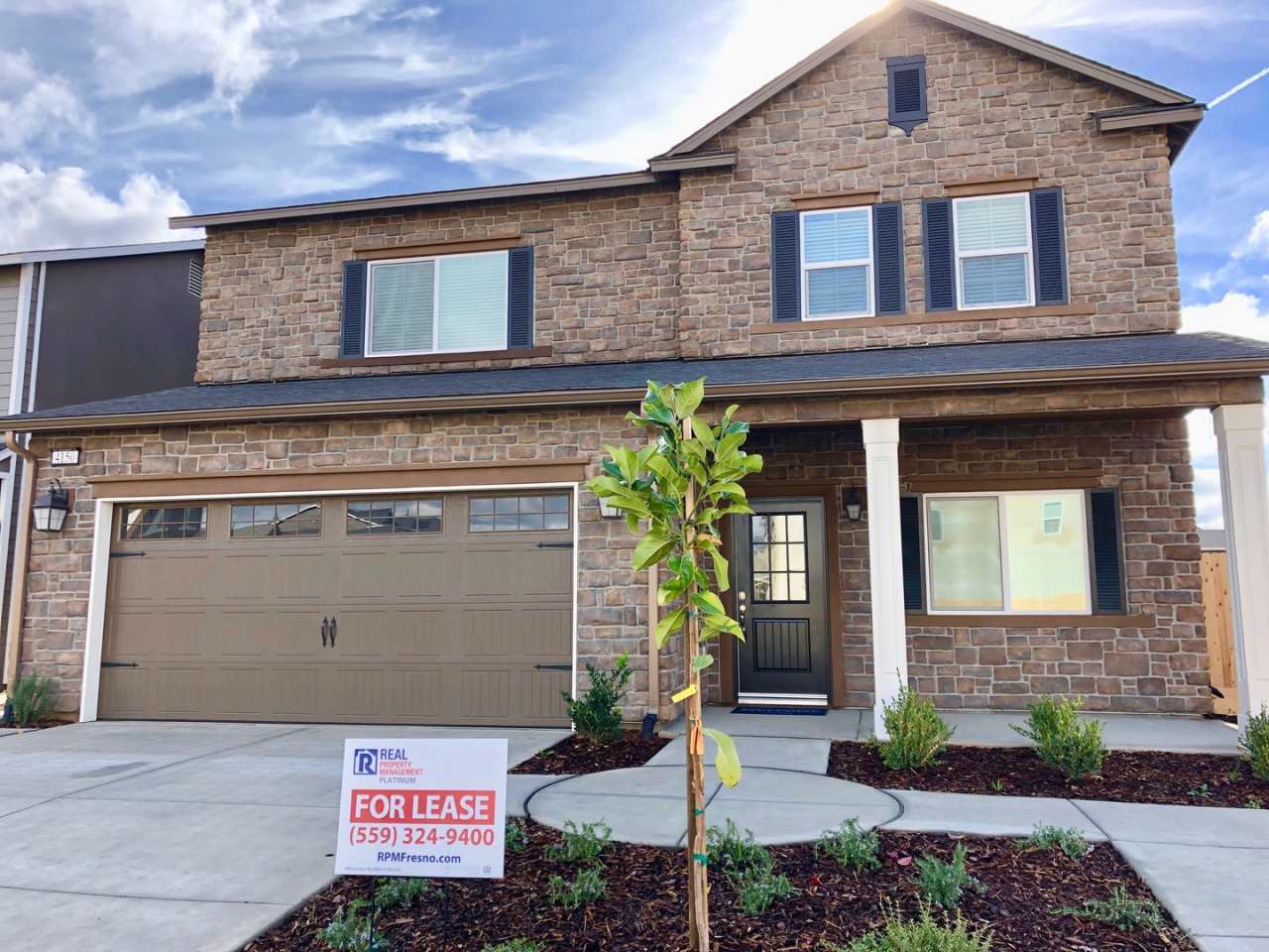 $2,600 Shaw  Leonard, 4 Bedroom - Duncan Ave, Clovis / SOLAR!