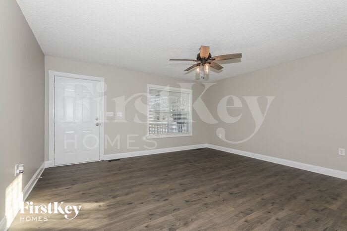 520 Riverglen Drive Northwest