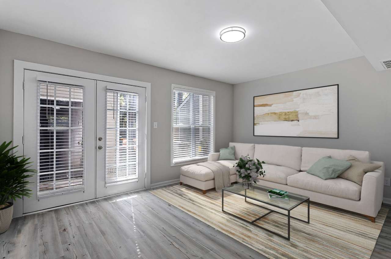 Beautifully Renovated Townhouse Near Downtown Clayton