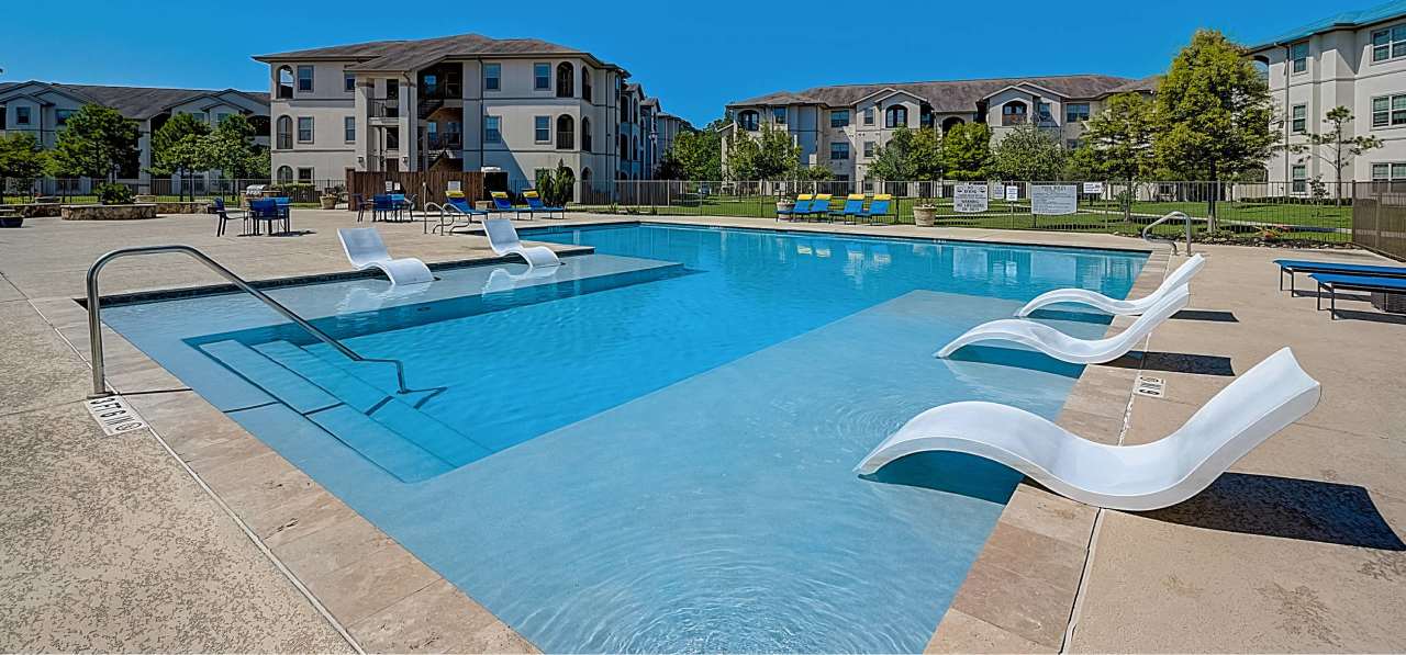 Capri Villas at the Lake