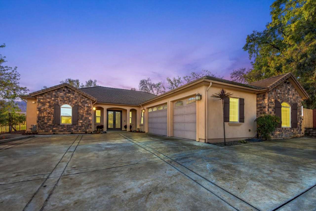 Custom N. Vacaville Single-Story Home in an Exclusive Gated Community!