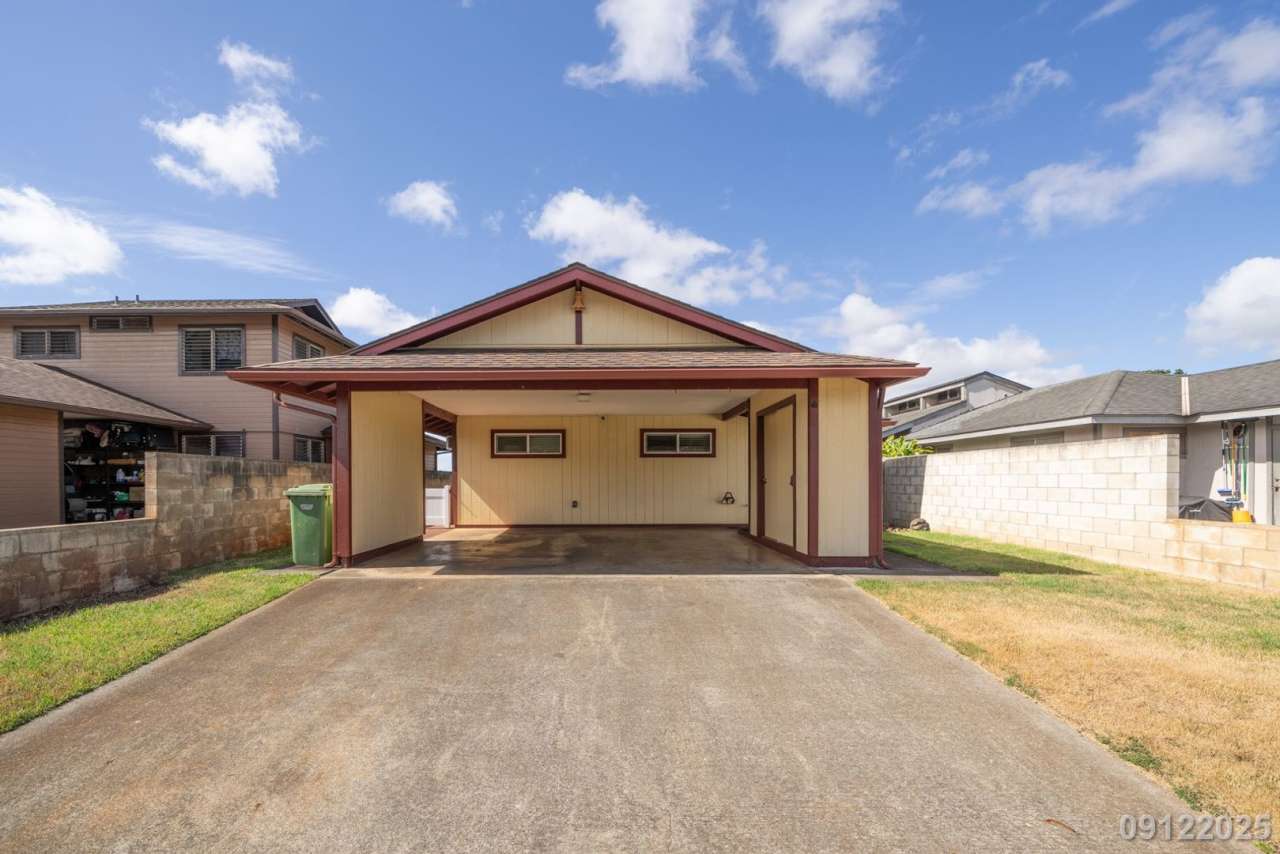 Rarely Available 4 BD/ 2 BA Home in Mililani