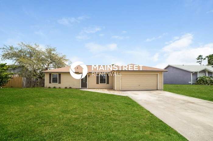 631 Blackstone Avenue