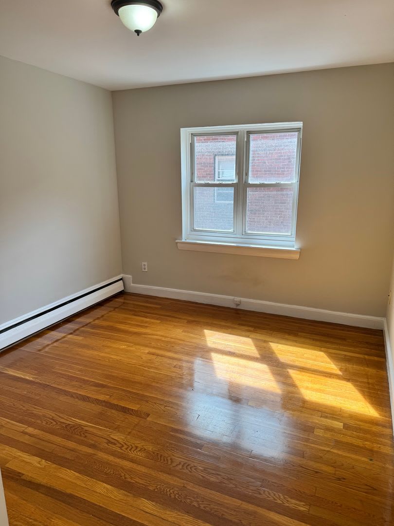 Great 1 bedroom Available 1/1/26