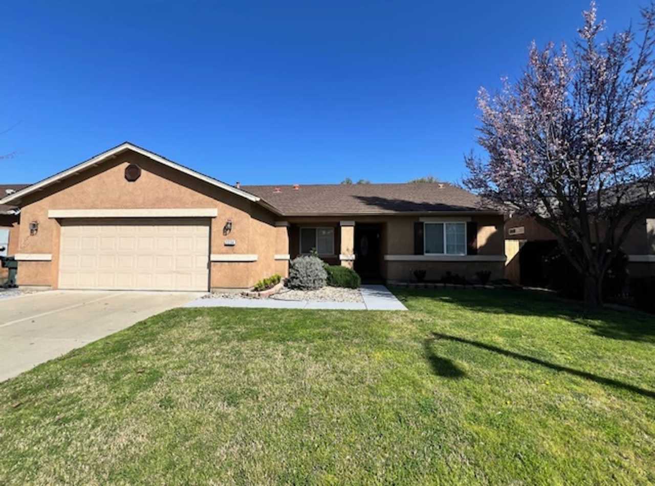 Cul-De-Sac in SE Visalia Neighborhood