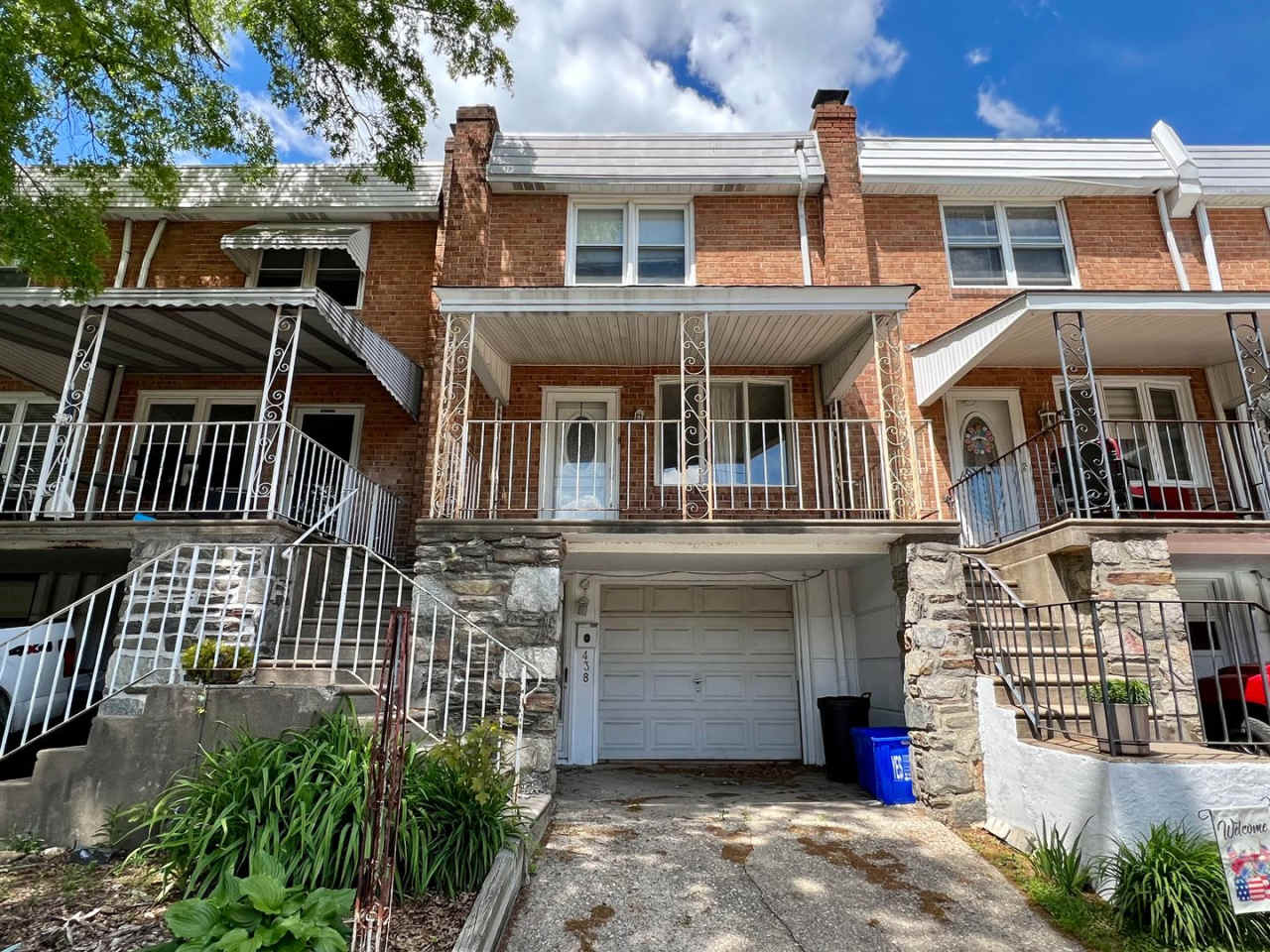 Gorgeous 3-Bedroom Townhouse with Garage in Manayunk! Available NOW!