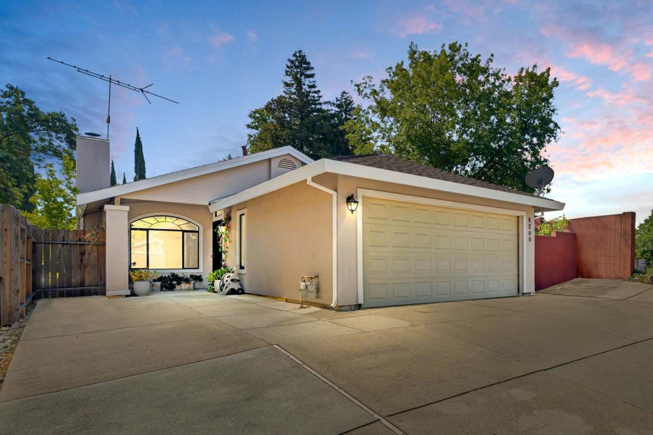 Charming 3BR House in Antelope