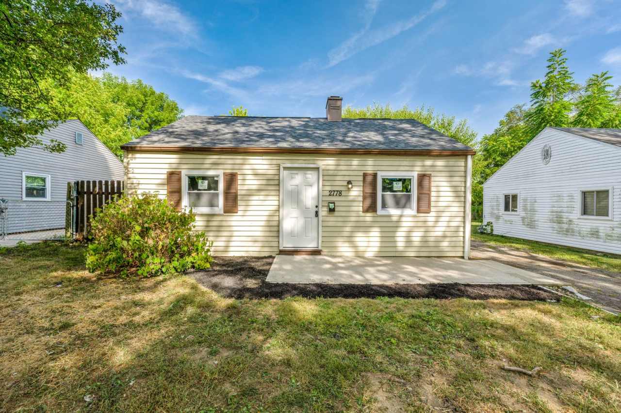 Charming 2BR Ranch Home with Modern Finishes and Spacious Yard