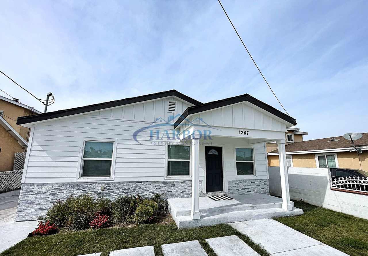 Fully Remodeled 3-Bedroom, 2-Bath Front Unit Duplex in Wilmington