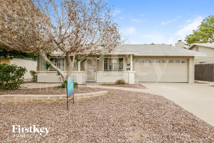 2328 East Manhatton Drive