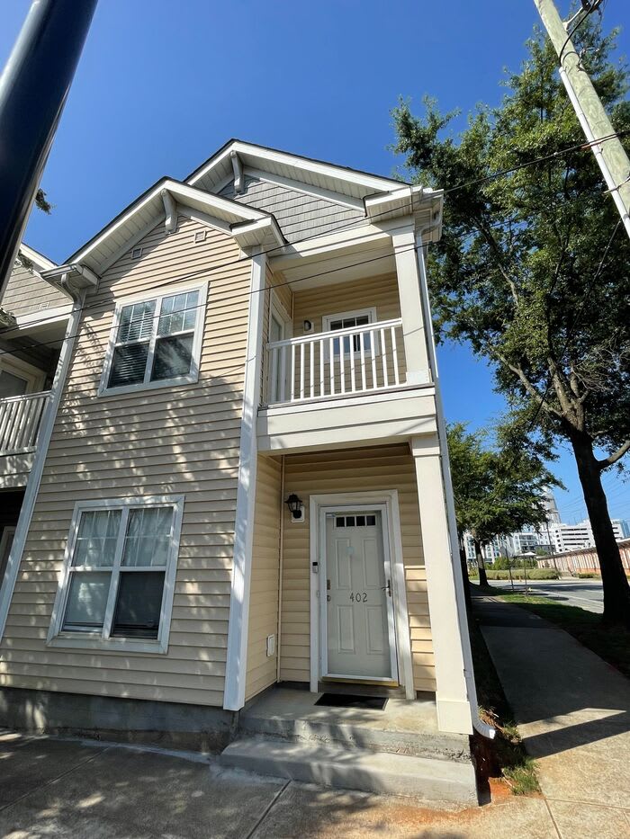 402 East 16th Street